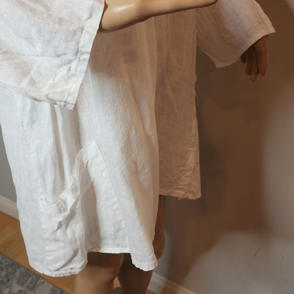 Flax White Linen tunic long sleeve top. Pocket. Button side. Size large. - Picture 13 of 16
